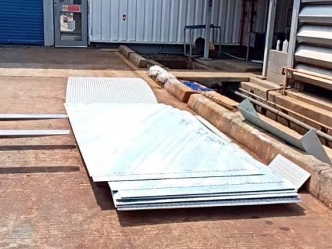 เหล็กแผ่นลายชุบกัลวาไนซ์ HDG